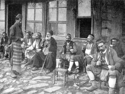 Fumantes de Narguile en la antigua Constantinopla
